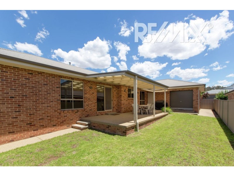 9 Bogong Crescent, Tatton NSW 2650