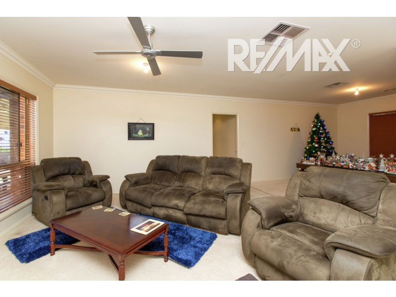 9 Bogong Crescent, Tatton NSW 2650