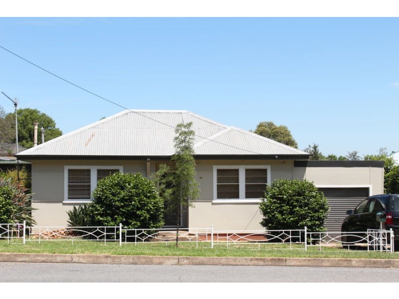 96 Macleay Street, Turvey Park NSW 2650