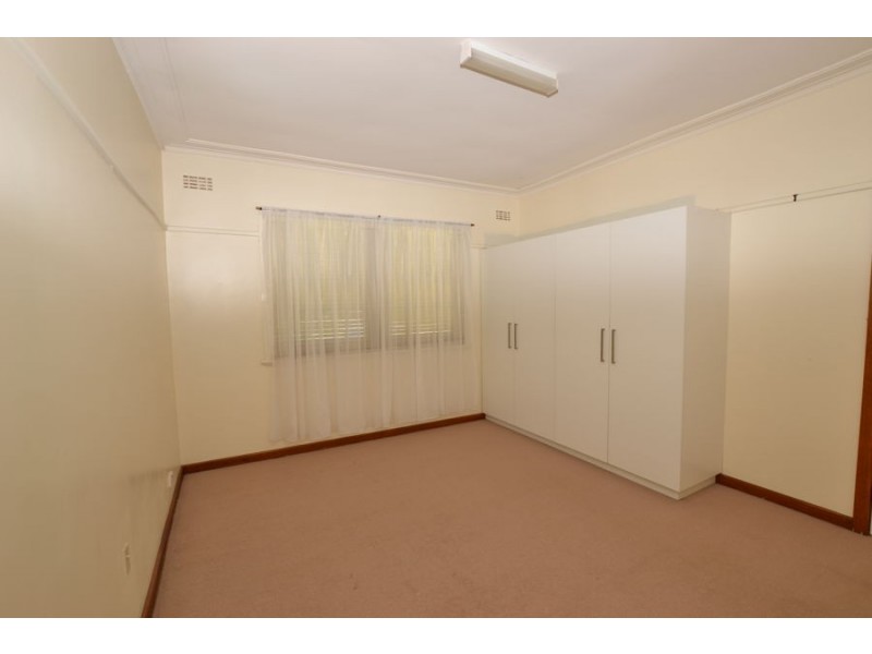 96 Macleay Street, Turvey Park NSW 2650