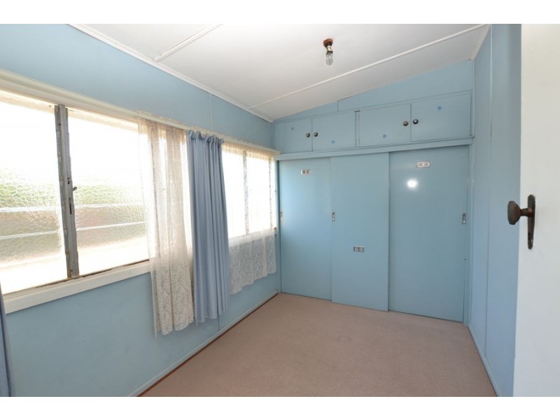 96 Macleay Street, Turvey Park NSW 2650