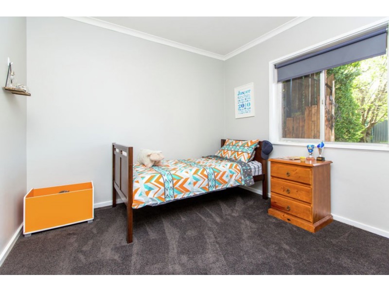 9 Cooinbil Crescent, Kooringal NSW 2650