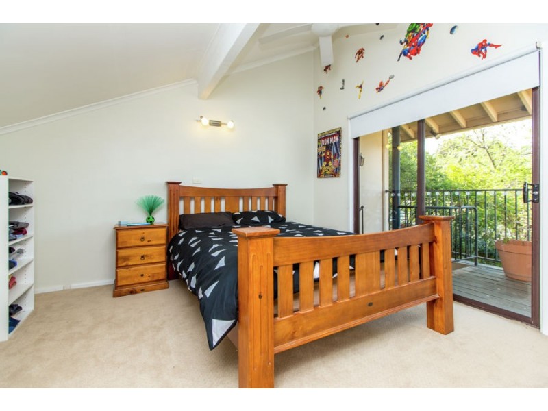 9 Cooinbil Crescent, Kooringal NSW 2650