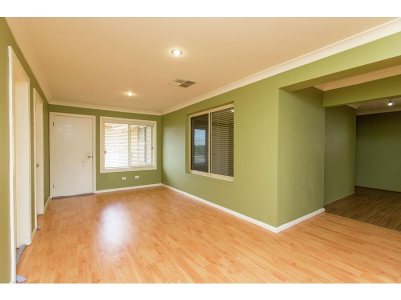 2 Atherton Crescent, Tatton NSW 2650