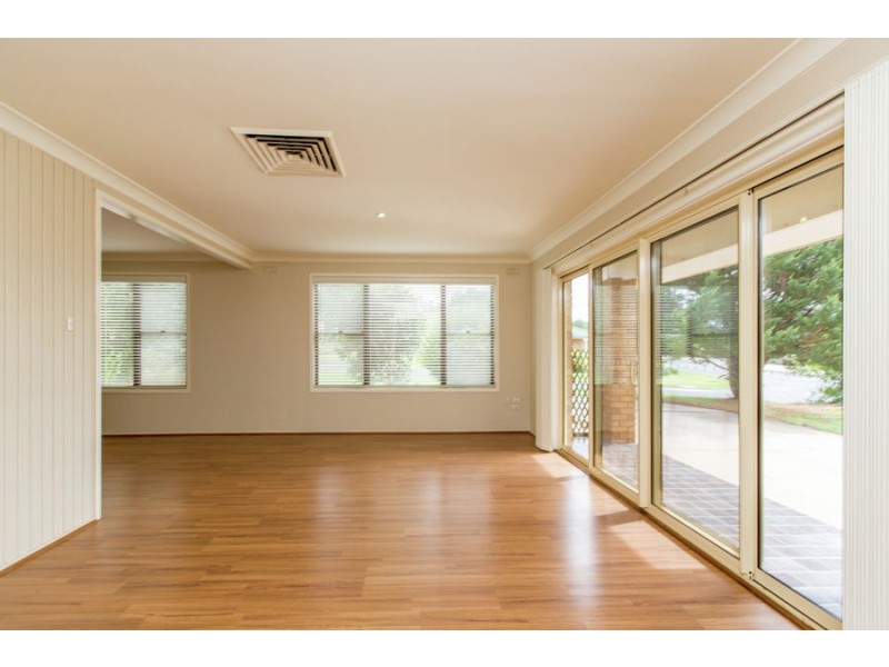 2 Atherton Crescent, Tatton NSW 2650