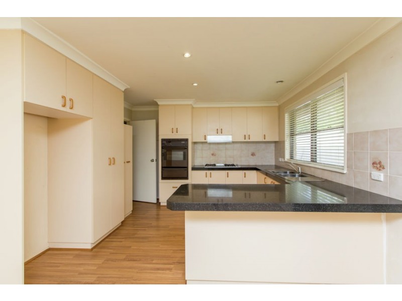 2 Atherton Crescent, Tatton NSW 2650