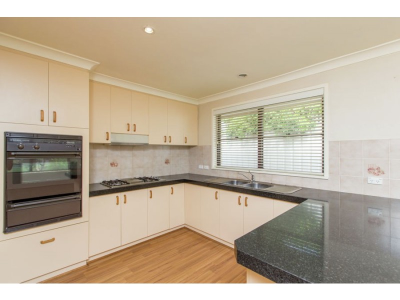 2 Atherton Crescent, Tatton NSW 2650