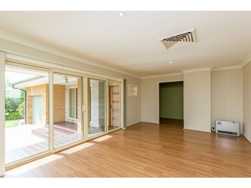 2 Atherton Crescent, Tatton NSW 2650