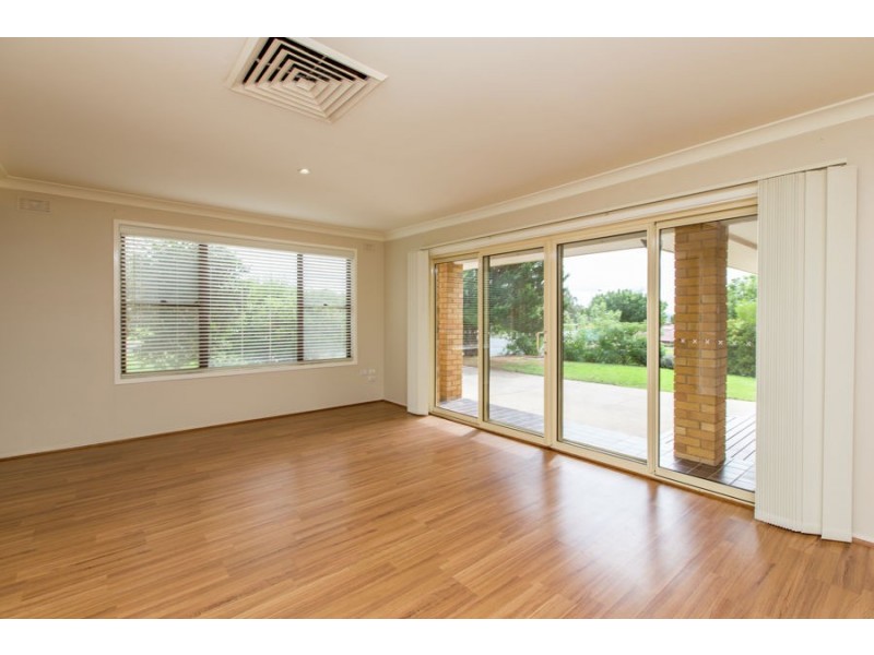 2 Atherton Crescent, Tatton NSW 2650