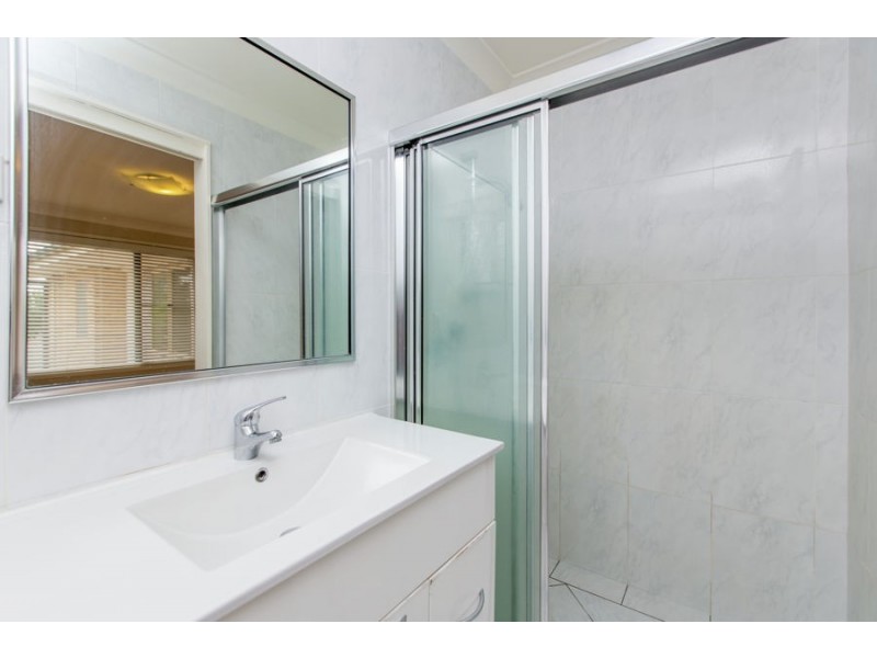 2 Atherton Crescent, Tatton NSW 2650