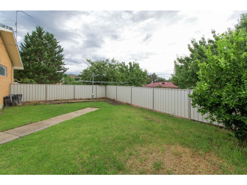 2 Atherton Crescent, Tatton NSW 2650