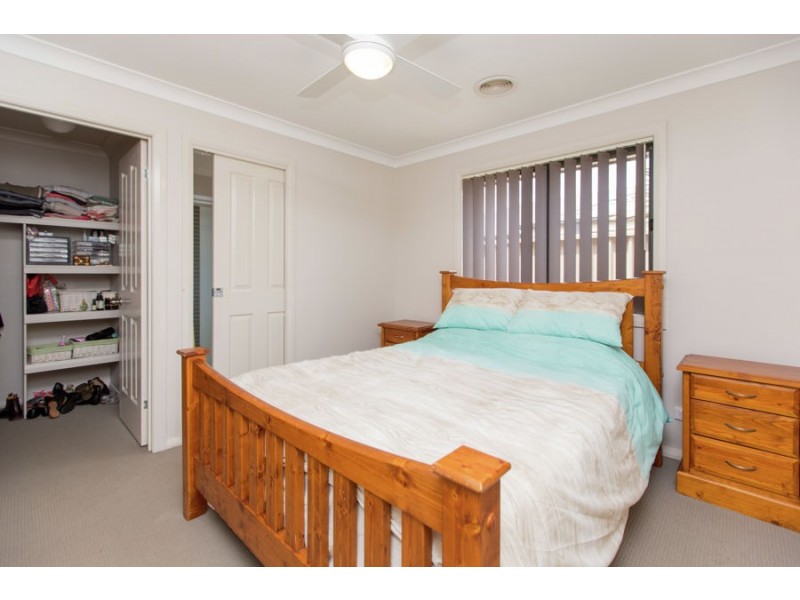 14 Bindari Avenue, Glenfield Park NSW 2650
