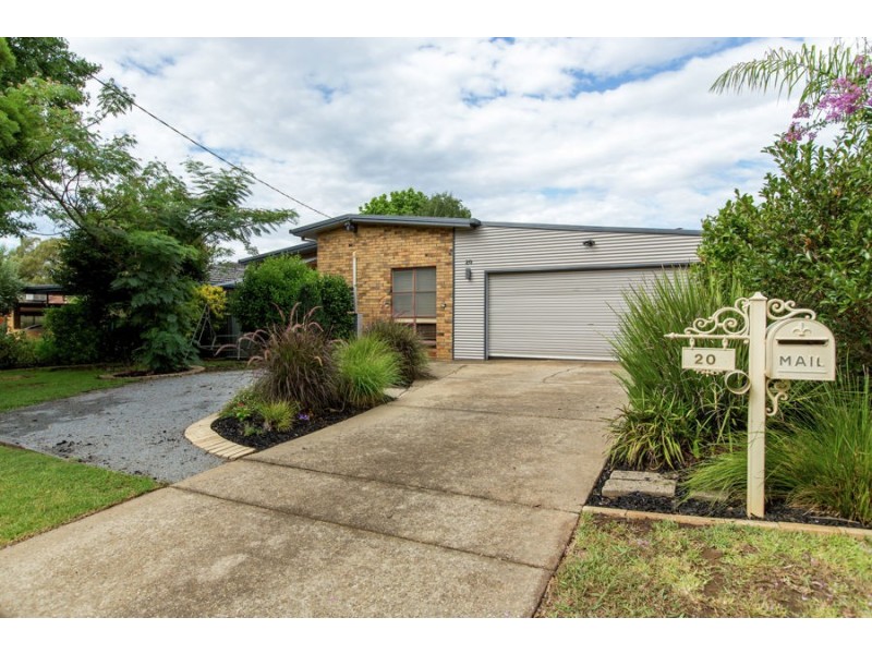 20 Cooinbil Crescent, Kooringal NSW 2650