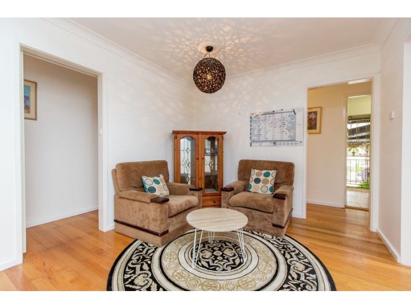 20 Cooinbil Crescent, Kooringal NSW 2650