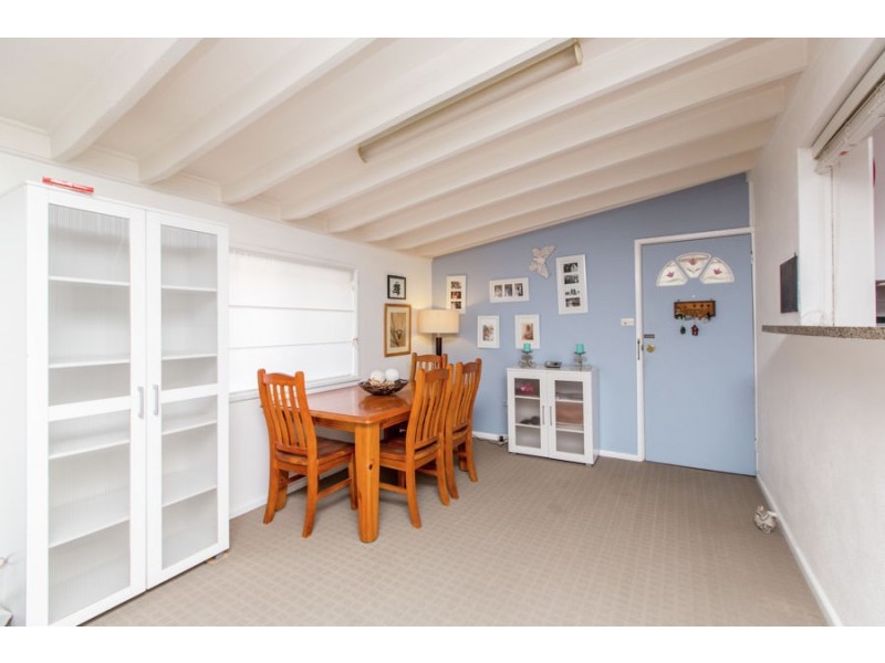 20 Cooinbil Crescent, Kooringal NSW 2650