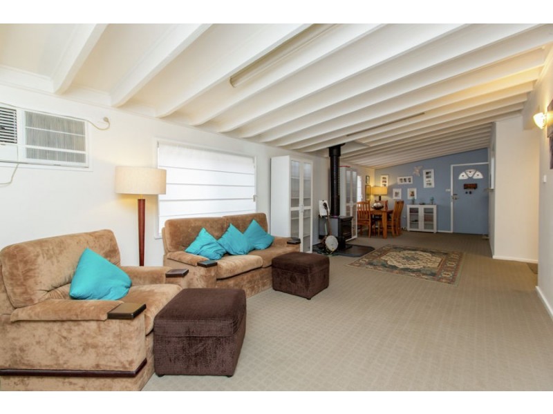 20 Cooinbil Crescent, Kooringal NSW 2650