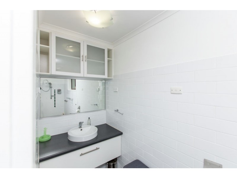 20 Cooinbil Crescent, Kooringal NSW 2650