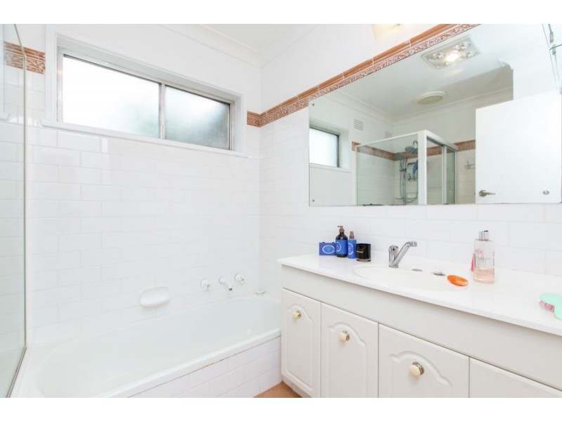 20 Cooinbil Crescent, Kooringal NSW 2650