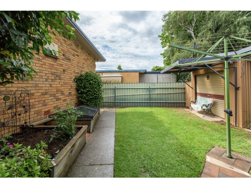 20 Cooinbil Crescent, Kooringal NSW 2650