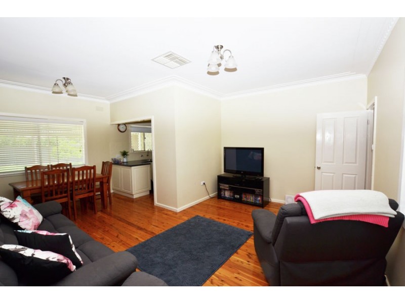 48 Ceduna Street, Mount Austin NSW 2650