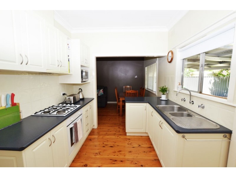 48 Ceduna Street, Mount Austin NSW 2650