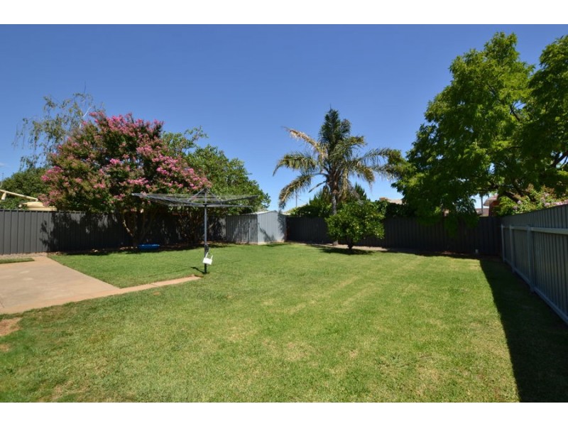 48 Ceduna Street, Mount Austin NSW 2650