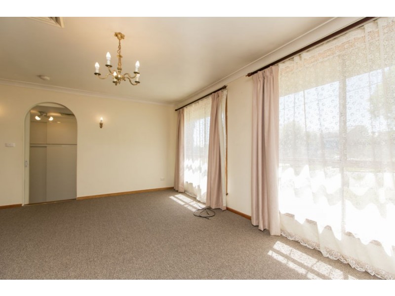 12 Mallory Street, Ashmont NSW 2650