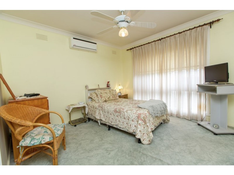 22 Temerloh Avenue, Tolland NSW 2650