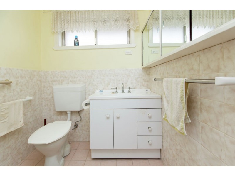 22 Temerloh Avenue, Tolland NSW 2650