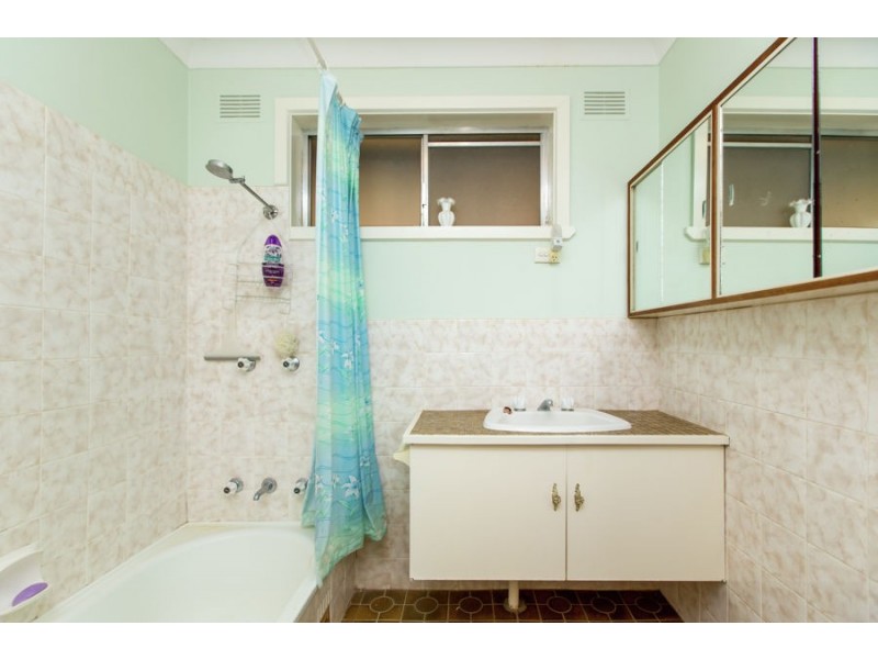 22 Temerloh Avenue, Tolland NSW 2650
