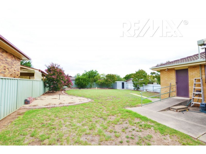 22 Temerloh Avenue, Tolland NSW 2650