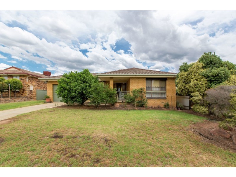 22 Temerloh Avenue, Tolland NSW 2650