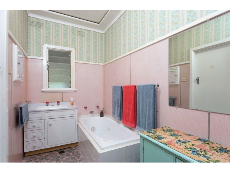 125 Grove Street, Kooringal NSW 2650