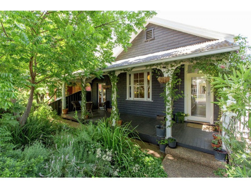 18 Albert St, Wagga Wagga NSW 2650