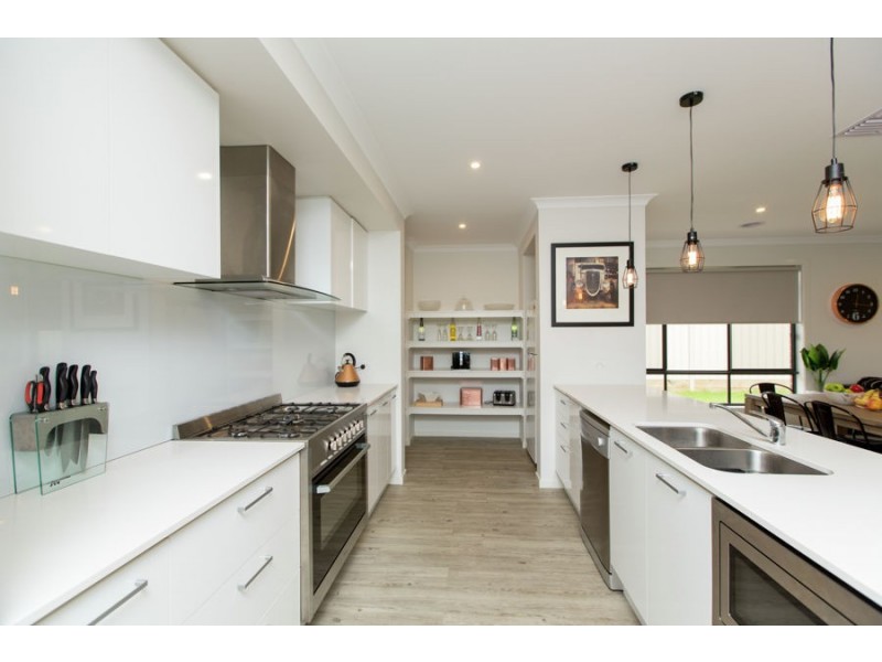 4 Cunjegong Loop, Gobbagombalin NSW 2650