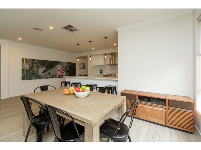 4 Cunjegong Loop, Gobbagombalin NSW 2650