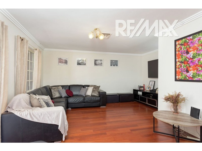 29 Grevillea Crescent, Lake Albert NSW 2650