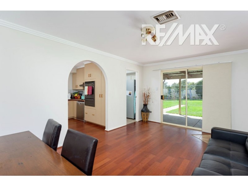 29 Grevillea Crescent, Lake Albert NSW 2650