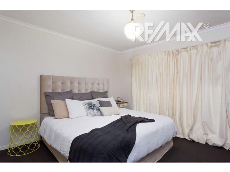 29 Grevillea Crescent, Lake Albert NSW 2650