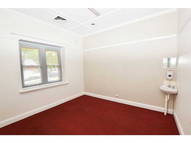 46 Docker Street, Wagga Wagga NSW 2650