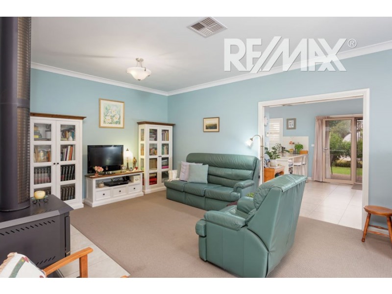 6 Thomas Street, Currawarna NSW 2650