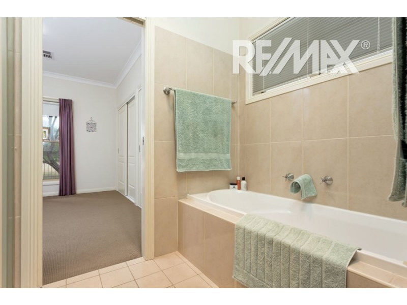 6 Thomas Street, Currawarna NSW 2650