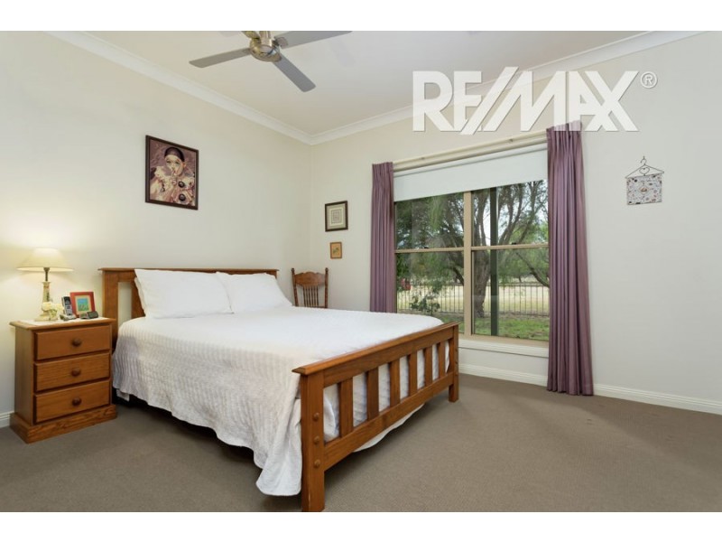 6 Thomas Street, Currawarna NSW 2650