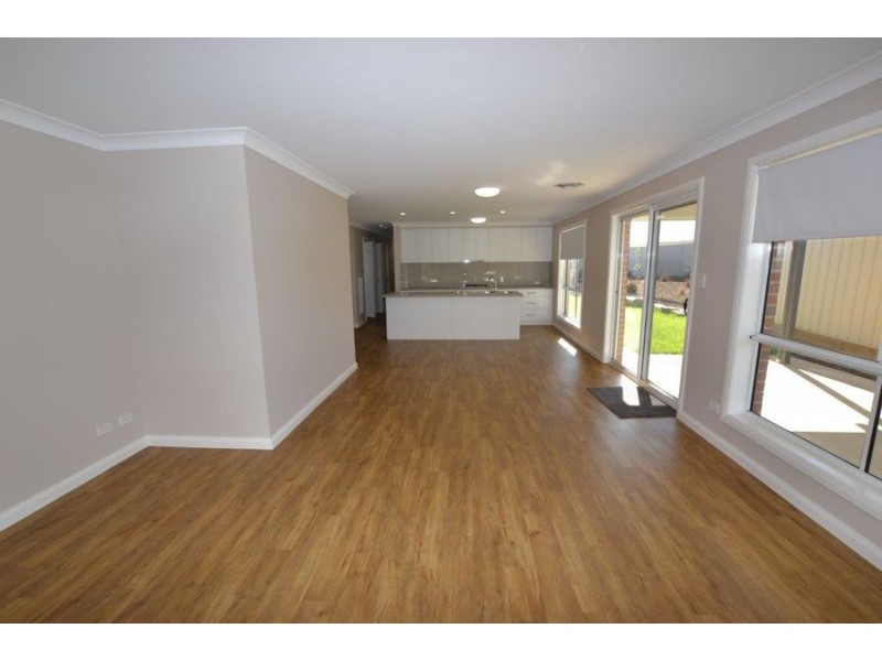 5 Muttama Parade, Gobbagombalin NSW 2650