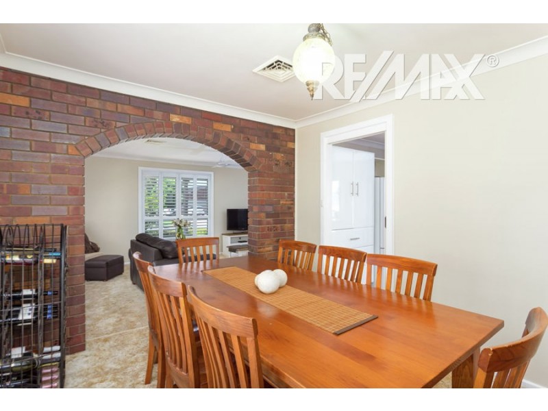 2 Balmoral Crescent, Lake Albert NSW 2650