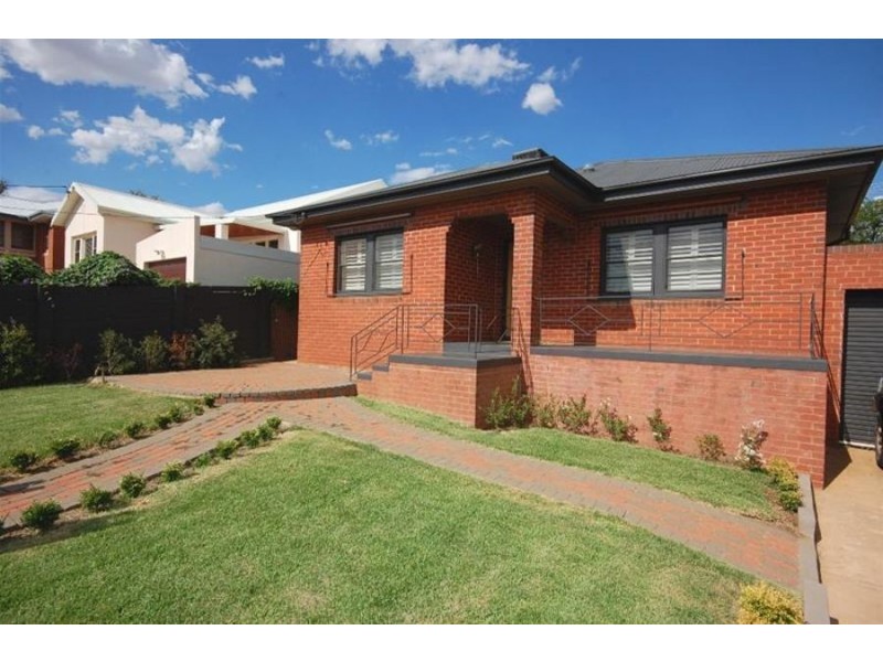 31 Mitchelmore Street, Turvey Park NSW 2650