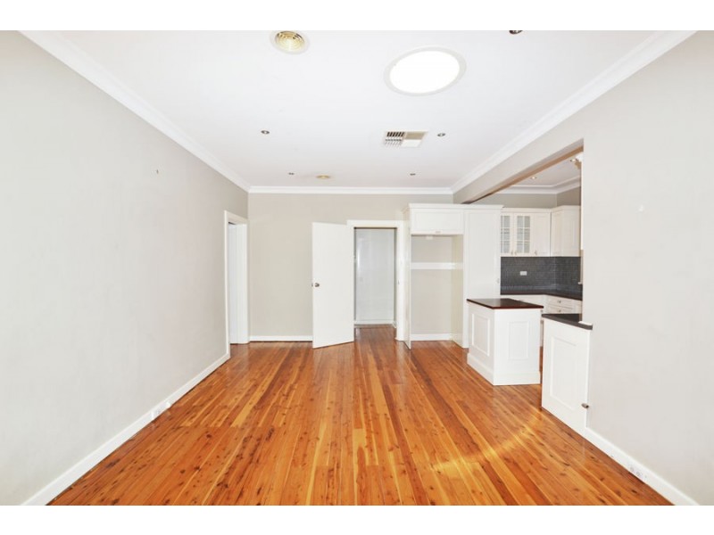 31 Mitchelmore Street, Turvey Park NSW 2650