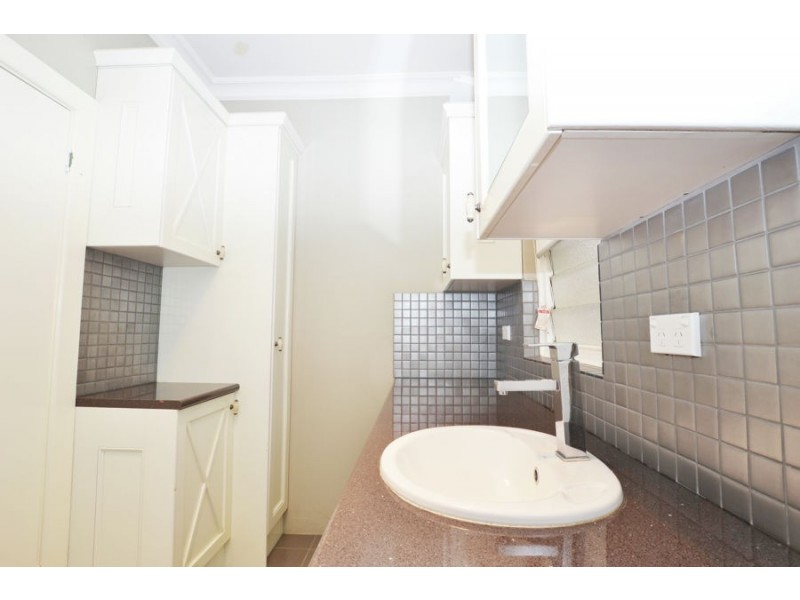 31 Mitchelmore Street, Turvey Park NSW 2650