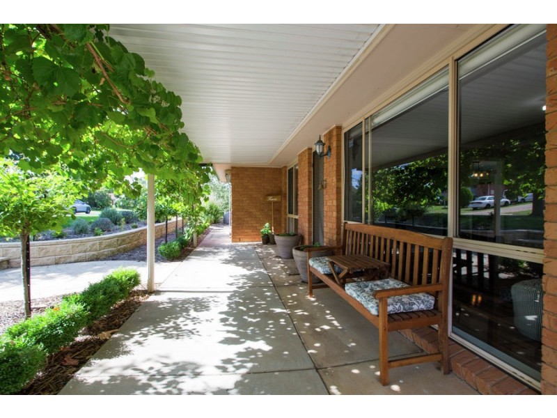 18 Canola Place, Estella NSW 2650
