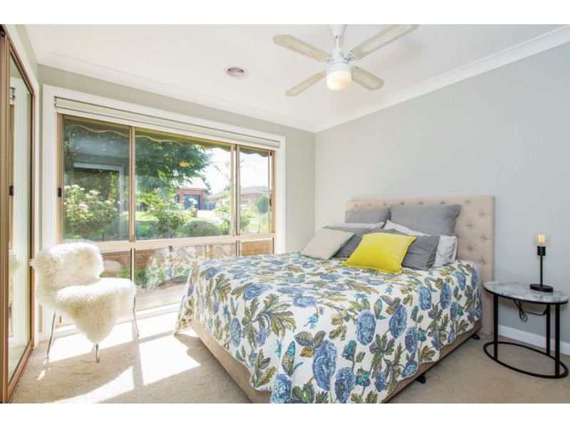 18 Canola Place, Estella NSW 2650